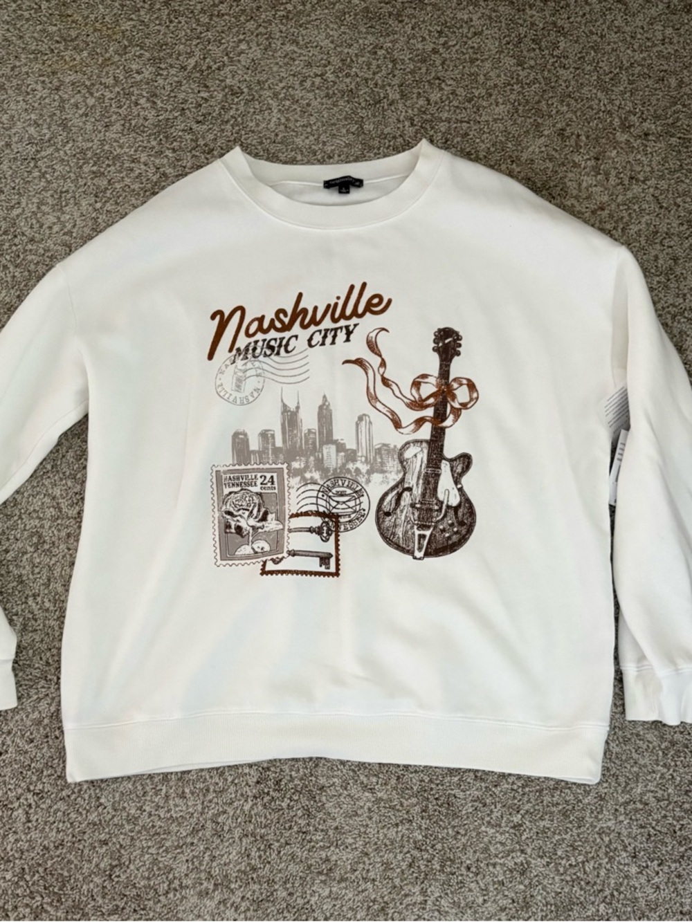 GAP White Crewneck Sweatshirt with Brown & Gray Nashville Graphic